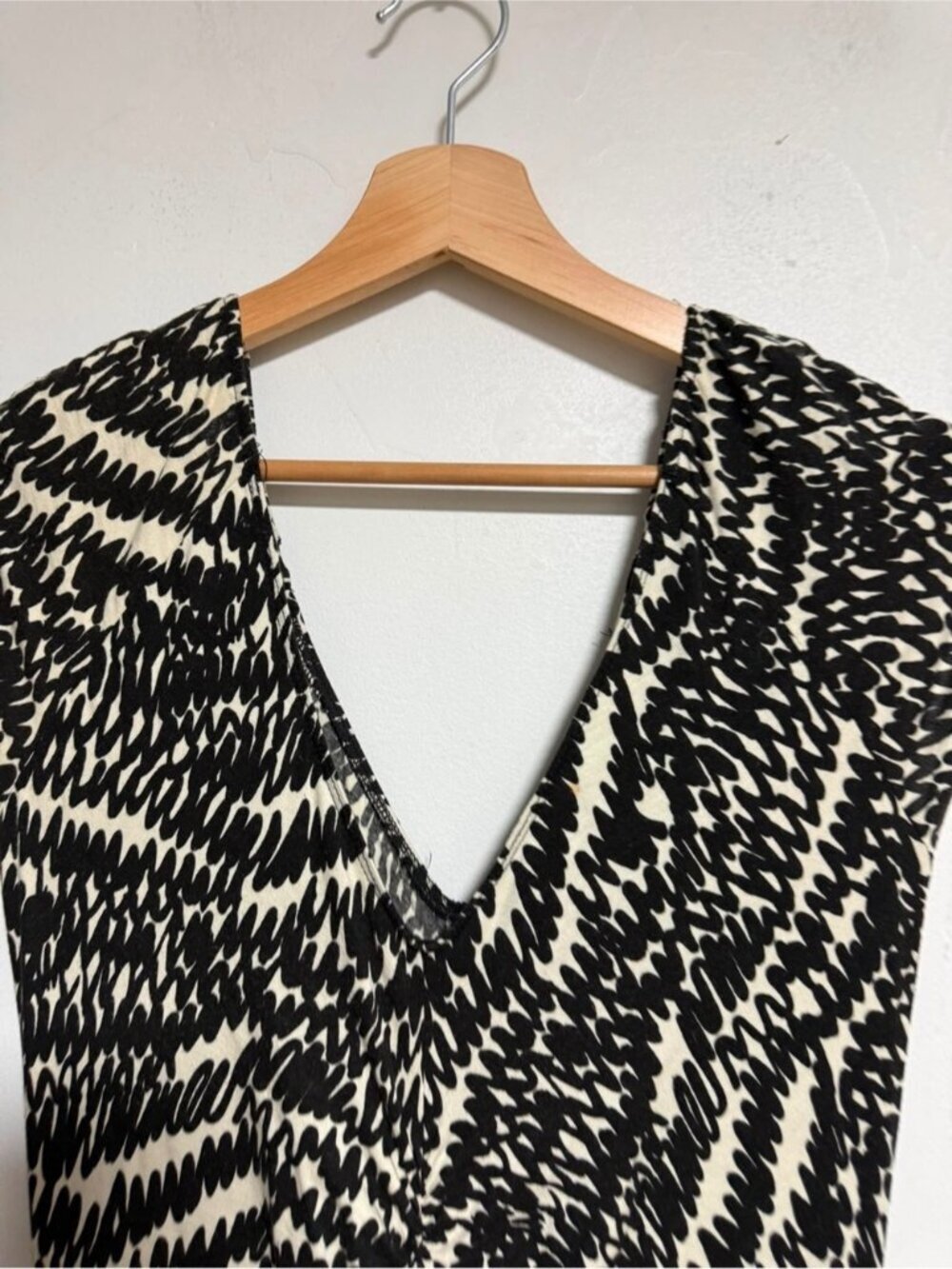 Vintage Betsy Johnson Black / Brown & Cream Abstract Handkerchief Dress Large - Picture 12 of 12